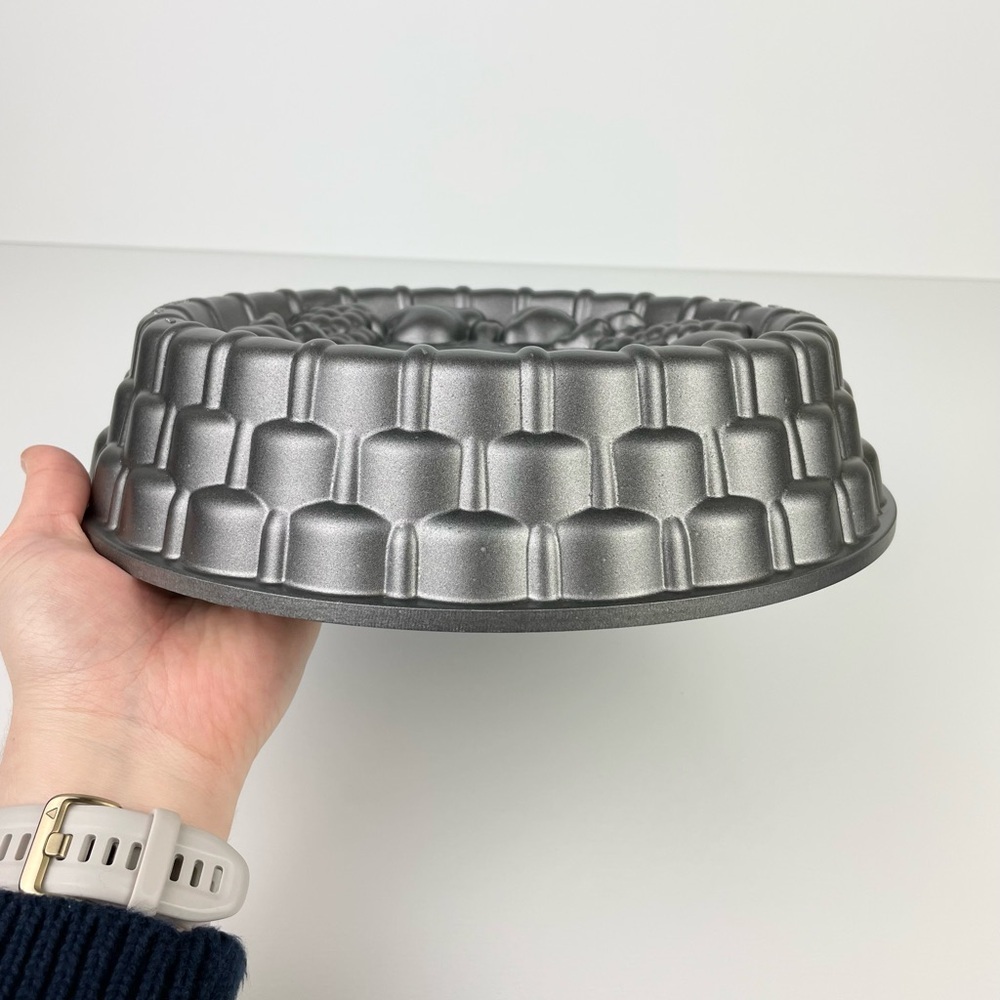 Nordic Ware Marianne Cake Pan Cast Aluminum Fruit Lattice Basket Weave 10 Cup - Picture 15 of 16